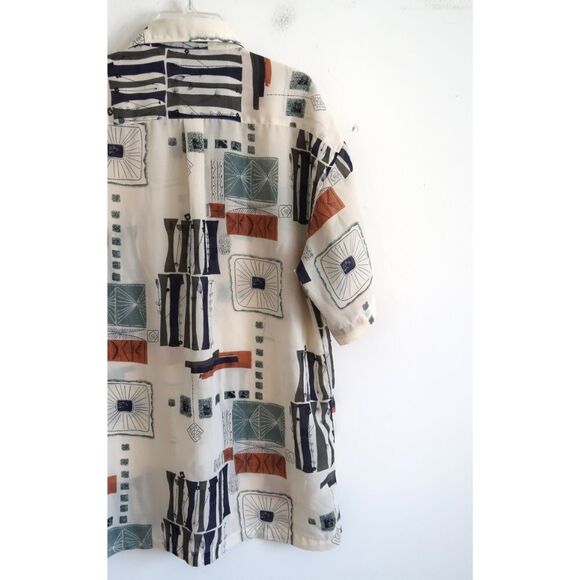 Core Line Casual Short Sleeve Shirt - Size Medium - Picture 7 of 8